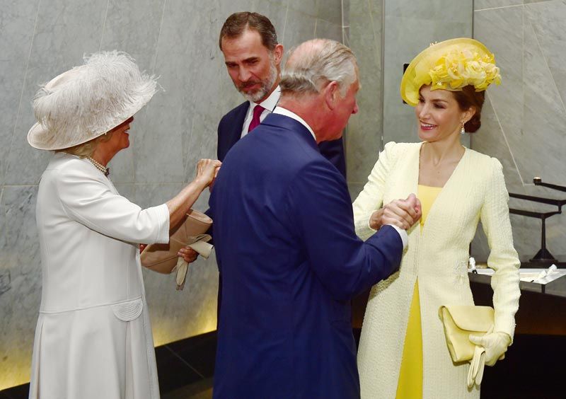 Los reyes con el príncipe Carlos y Camilla