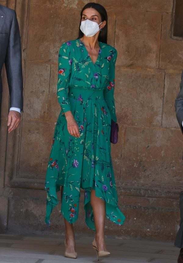 Reina Letizia con vestido de flores