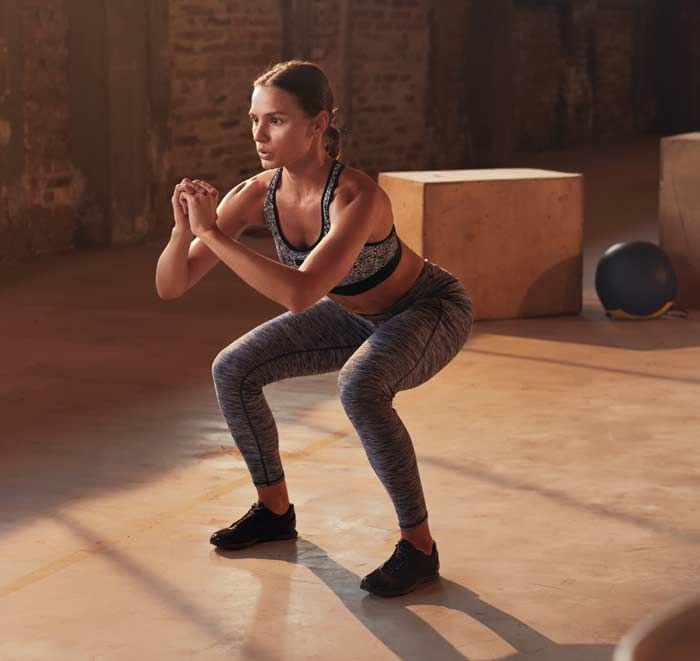 mujer haciendo ejercicio