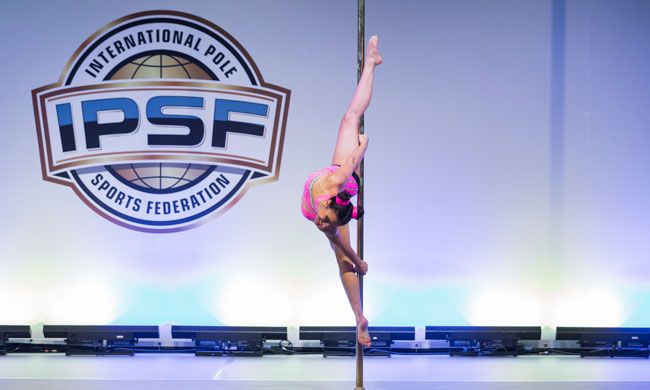 Carolina Arlandez pole dance