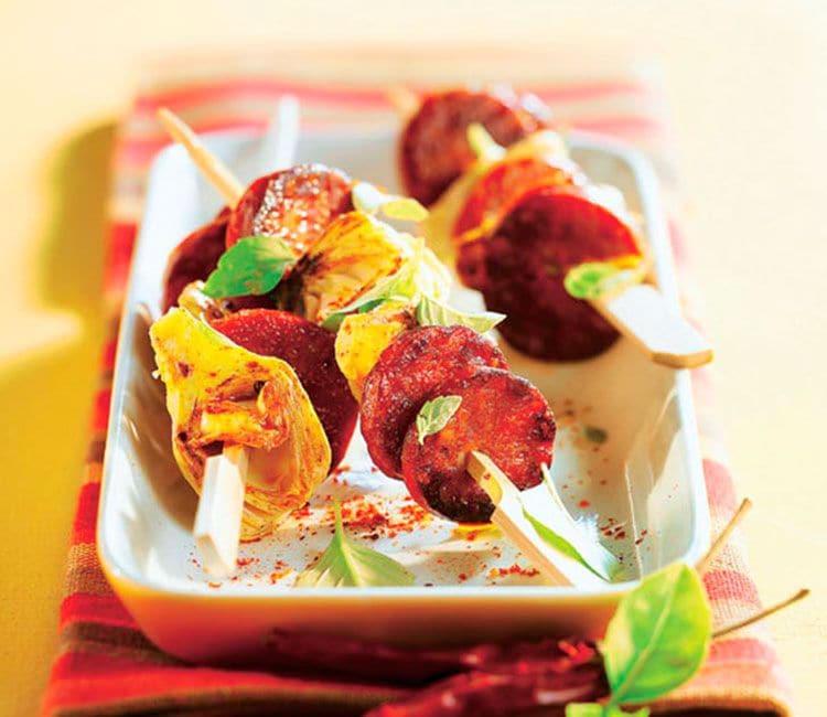 brochetas-de-alcachofas-con-chorizo