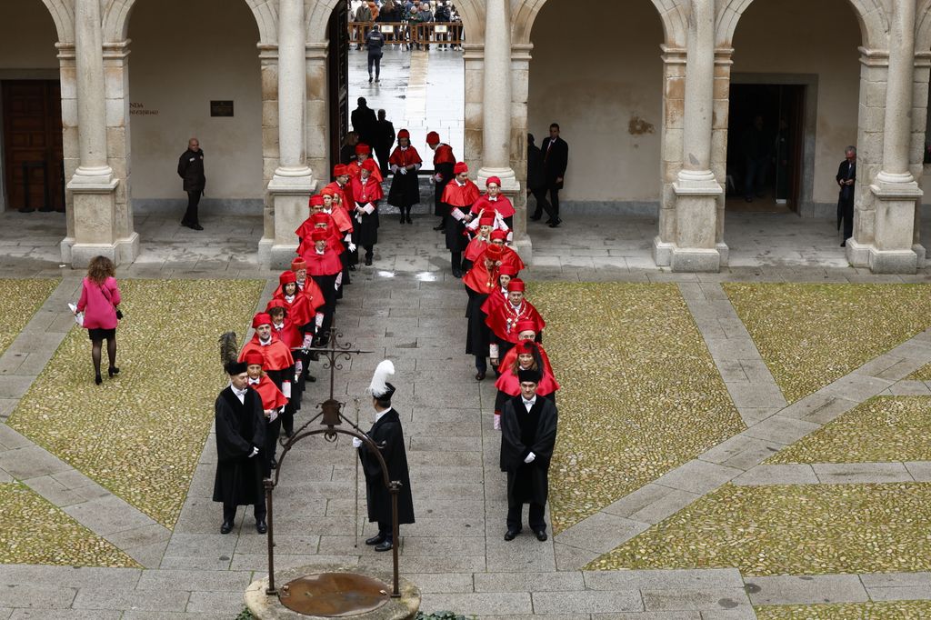 Rey Felipe y reina Letizia en la Unviersidad de Alcalá donde el rey ha sido investido doctor honoris causa