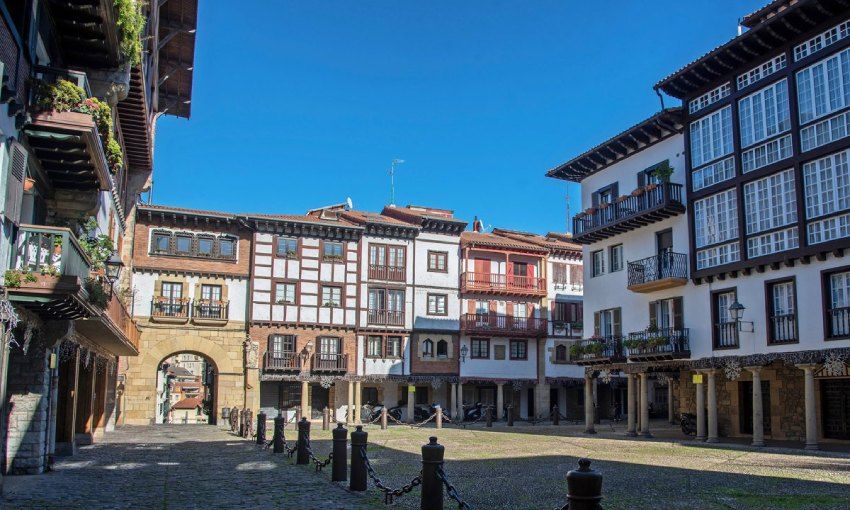 casco antiguo de hondarribia guipuzcoa