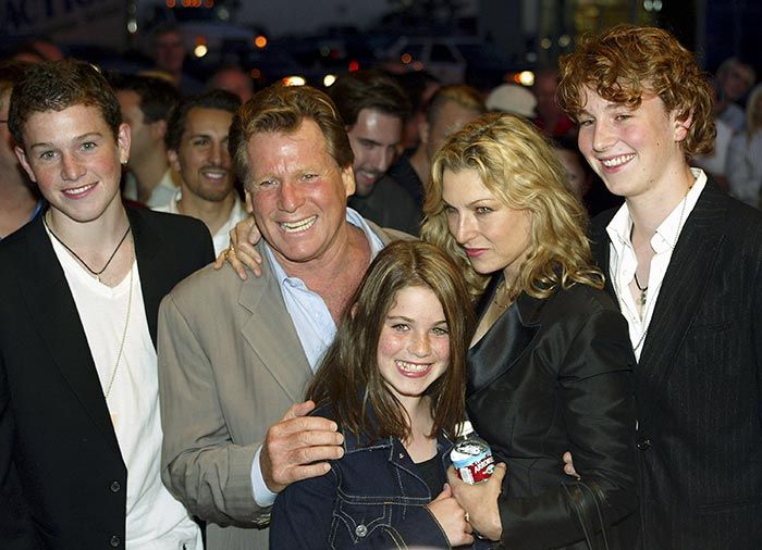 Ryan O'Neal con su hija Tatum O'Neal y sus nietos