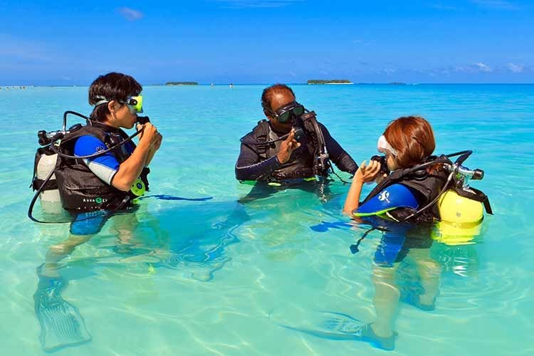 Angsana_Velavaru_Diving_a