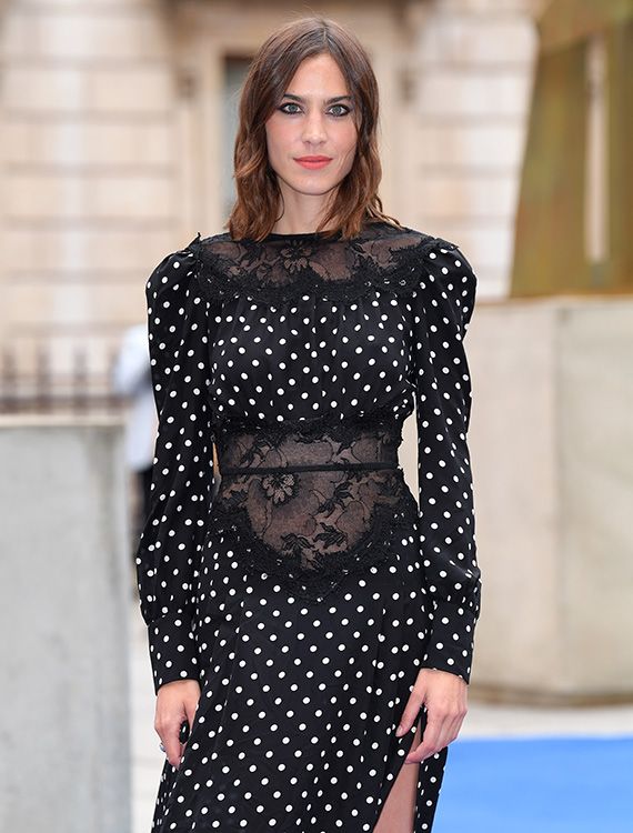 Alexa Chung con vestido de lunares