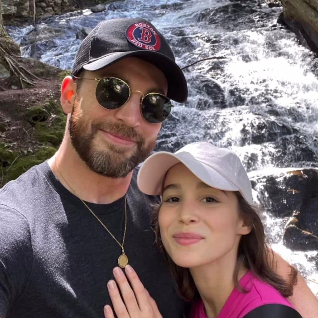 Chris Evans and Alba Baptista