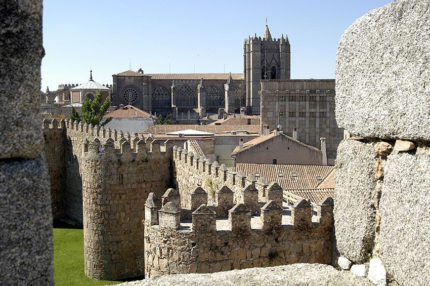 AV--murallas-y-Catedral