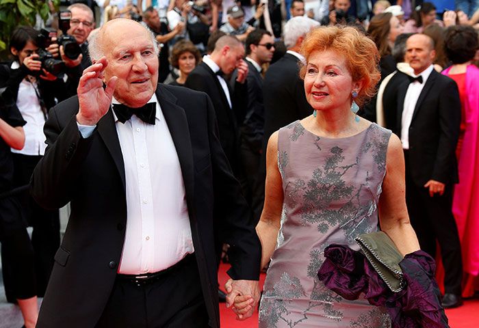 Michel Piccoli junto a mujer, Ludivine Clerc