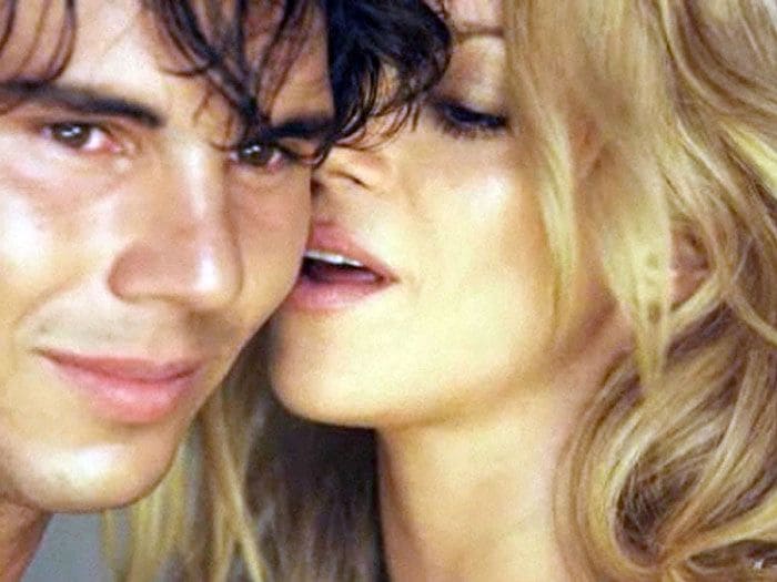 Shakira y Rafa Nadal se besan en el videoclip de 'Gitana'