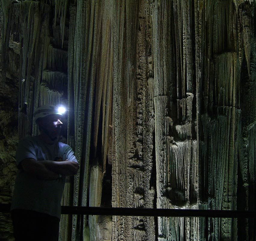 Cueva de Nerja, visita nocturna con Miguel Joven