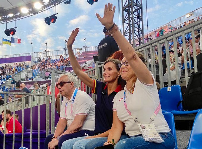 La Reina asiste al partido de baloncesto 3x3 femenino de la ronda de grupos entre la selección de España y la de Canadá en los Juegos Olímpicos