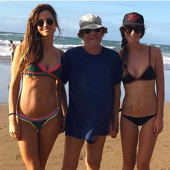 Ariadne Artiles con su hermana Aida y su abuelo