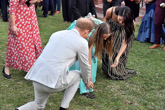 Harry hace de 'príncipe azul' con la ayuda de Meghan