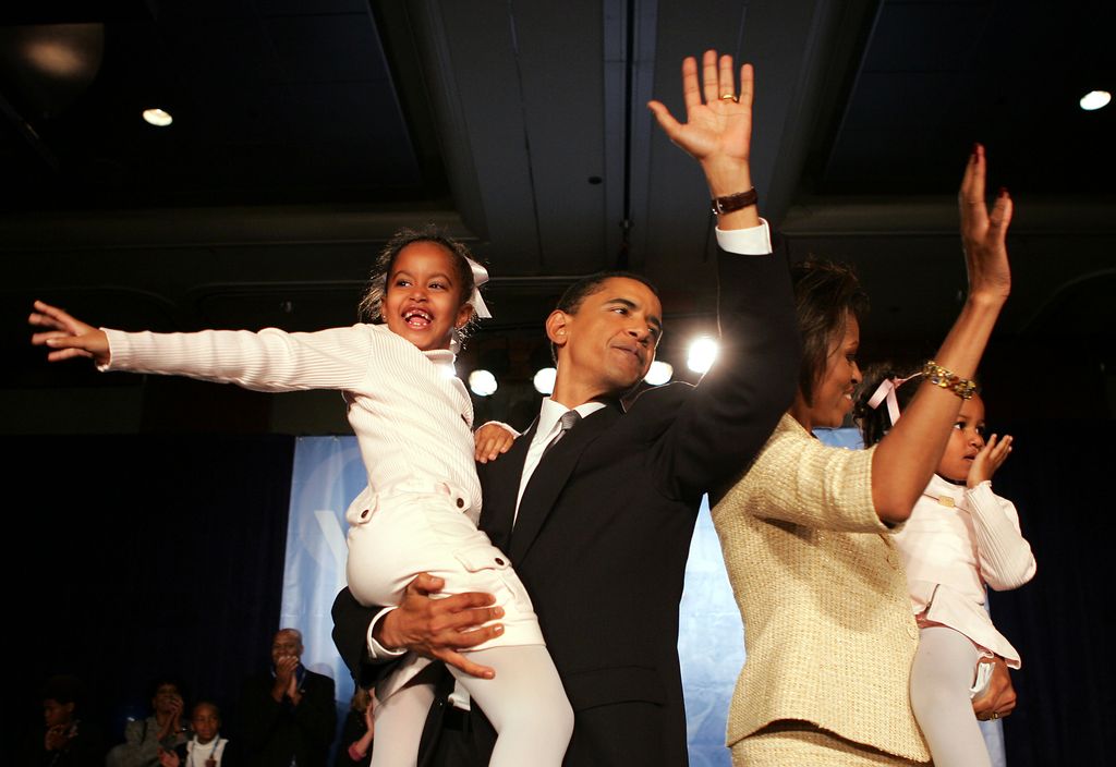 Barack Obama acompañado de su mujer Michelle y sus dos hijas Malia y Sasha