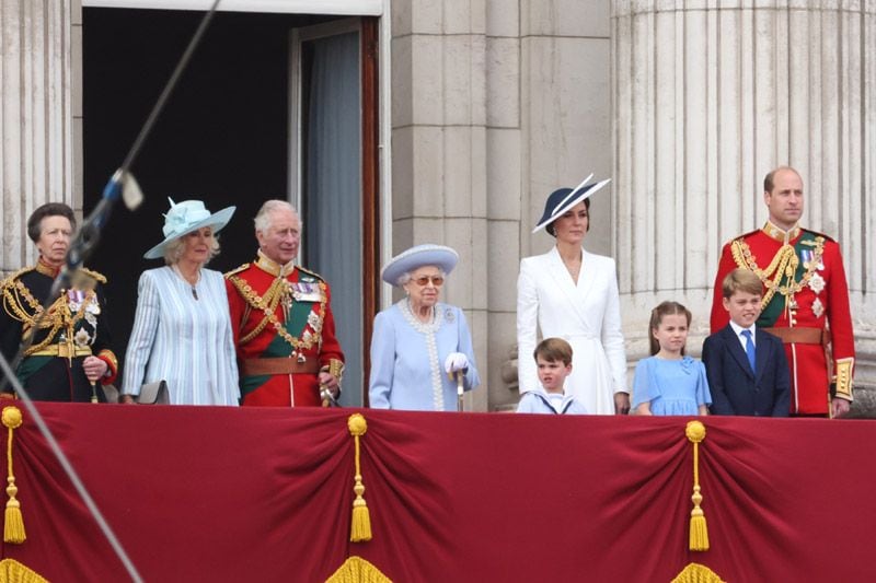 La Reina, la princesa Ana, los duques de Cambridge, el príncipe Carlos y la duquesa Camilla