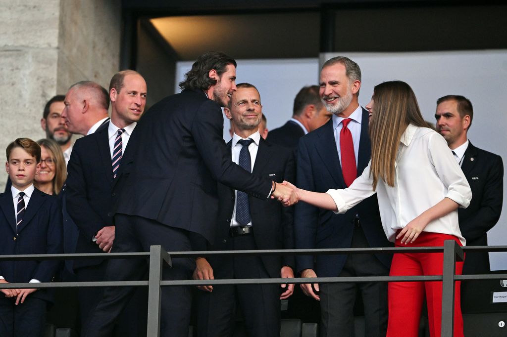 Felipe VI, la infanta Sofía y Gareth Bale. Final Eurocopa
