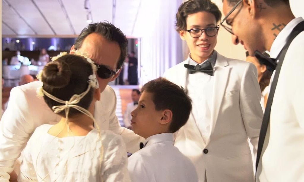 marc anthony con sus hijos