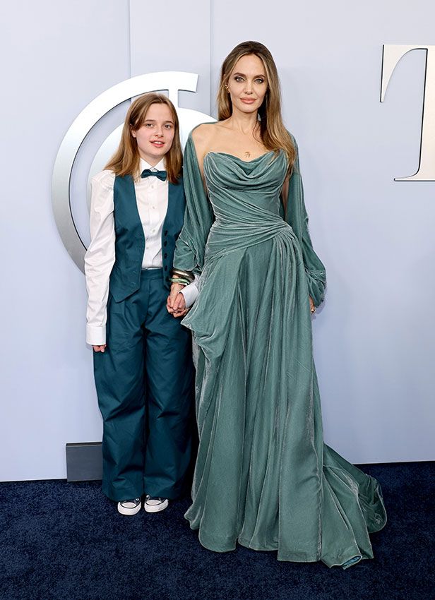 Angelina y su hija Vivienne, looks coordinados en los premios Tony