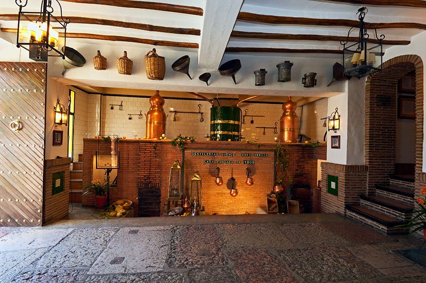 Sala de Alambiques del museo del Anís de Rute, Córdoba