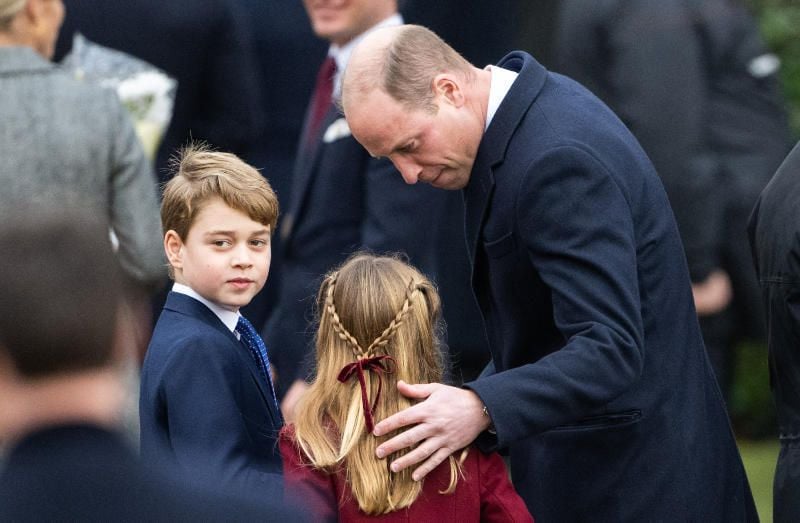 George y Charlotte y su padre, el príncipe Guillermo