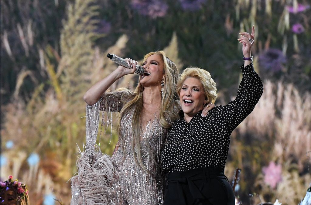 Jennifer Lopez and her mother Guadalupe Ramírez