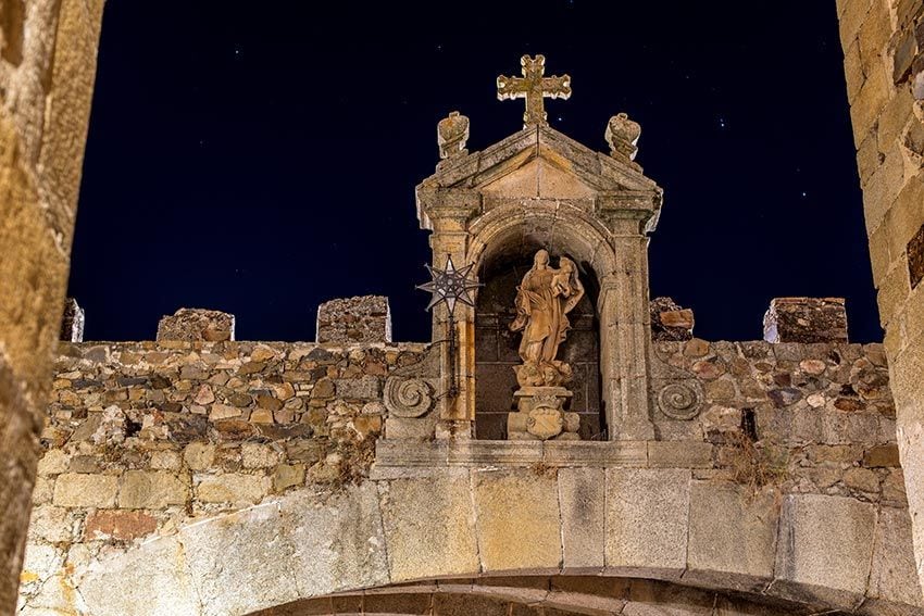 arco-estrella-caceres-ciudad