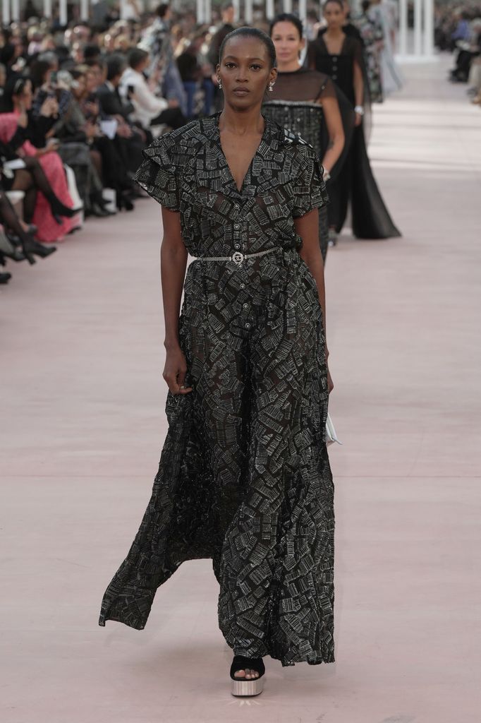 Paris Fashion Week: Chanel Primavera/Verano 2025