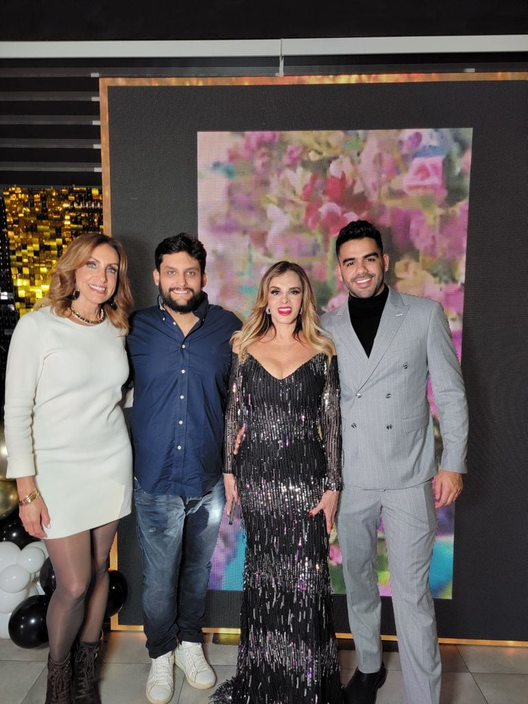 Lili Estefan, Pedro Antonio Torres., Lucía Méndez y Carlos Adyan