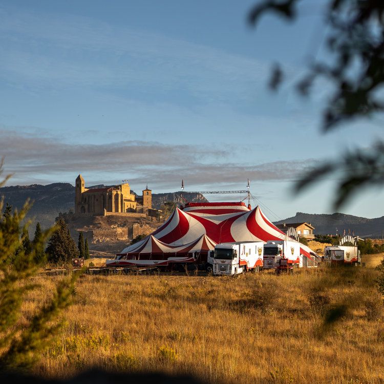 El circo de la edición pasada, con el castillo de San Vicente al fondo