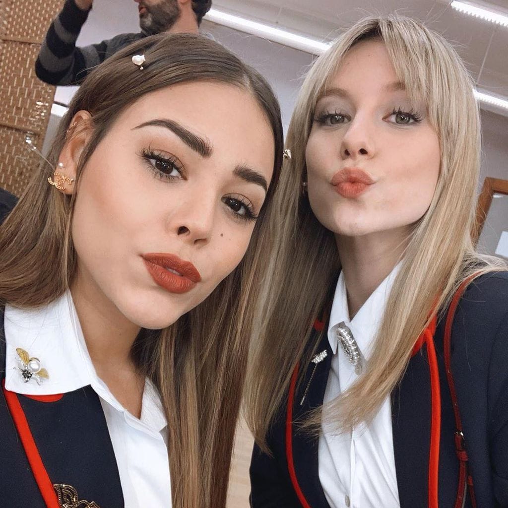 Danna Paola y Ester Expósito