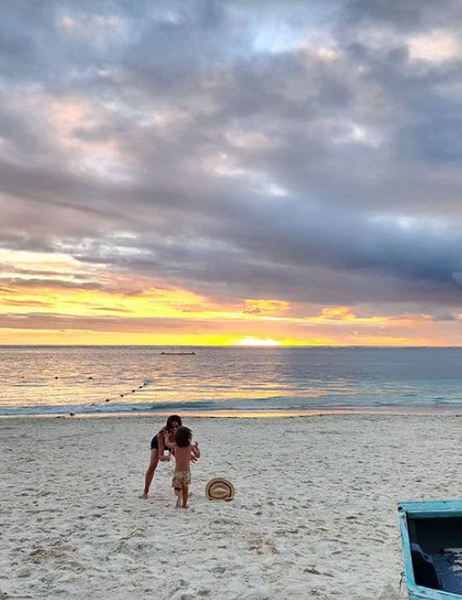 Isabel Jiménez en Mauricio con su familia