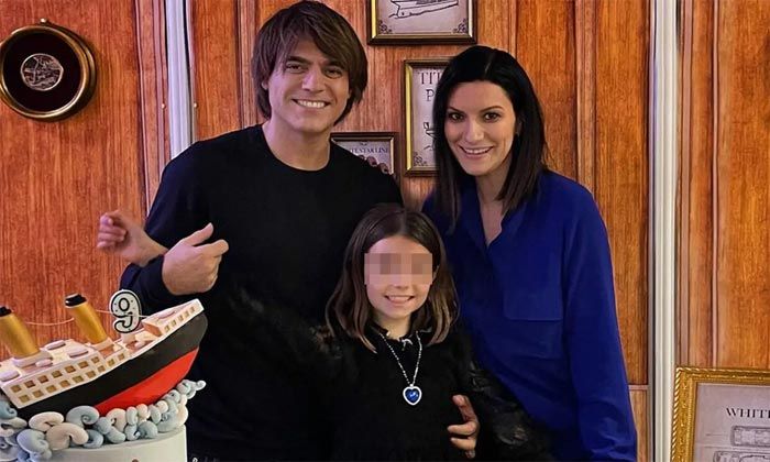 Laura Pausini y Paolo Carta con su hija Paola