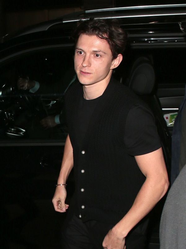 Tom Holland, el novio de la actriz Zendaya, llegando a la fiesta 