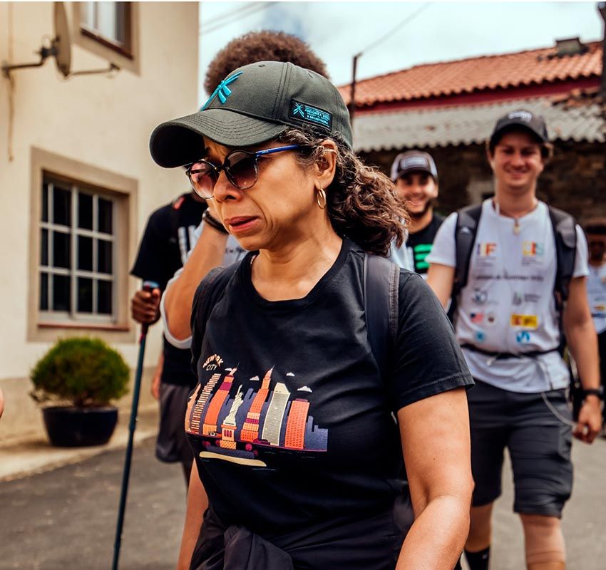 Embajadora de Estados Unidos en España haciendo el Camino de Santiago