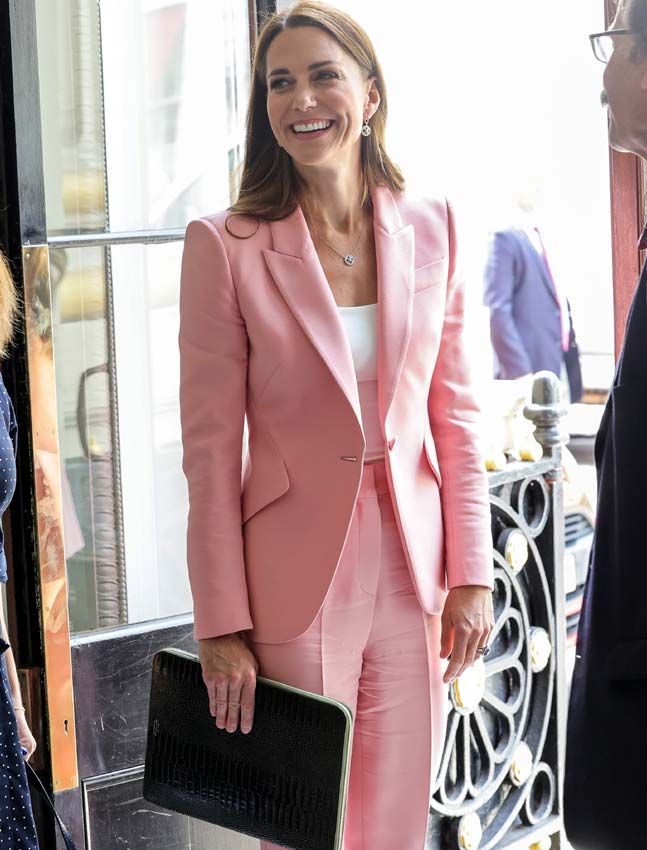 Kate Middleton traje rosa