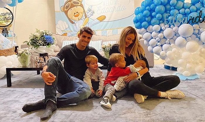 Alice Campello y Álvaro Morata con sus hijos