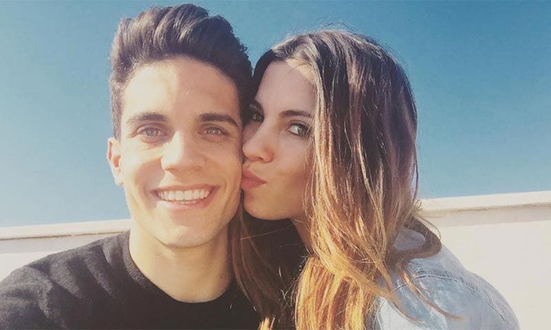 Melissa Jiménez y Marc Bartra