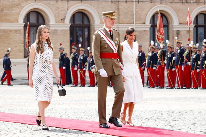 Los Reyes y la princesa Leonor en la academia militar de Zaragoza