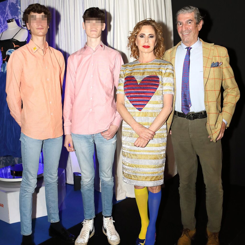 Ágatha y José Manuel Díaz-Patón, con los hijos del abogado, tras el desfile de la diseñadora.