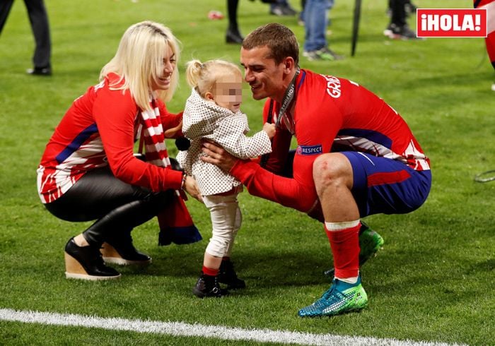 Antoine Griezmann y su mujer