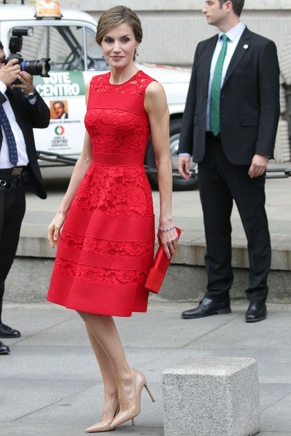 reina_letizia_rojo_look6a