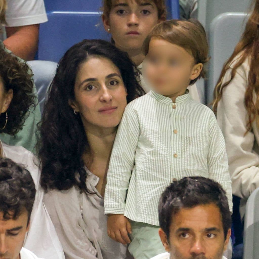 Mery Perelló, esposa de Nadal, y su pequeño hijo lo animaron desde las gradas. 