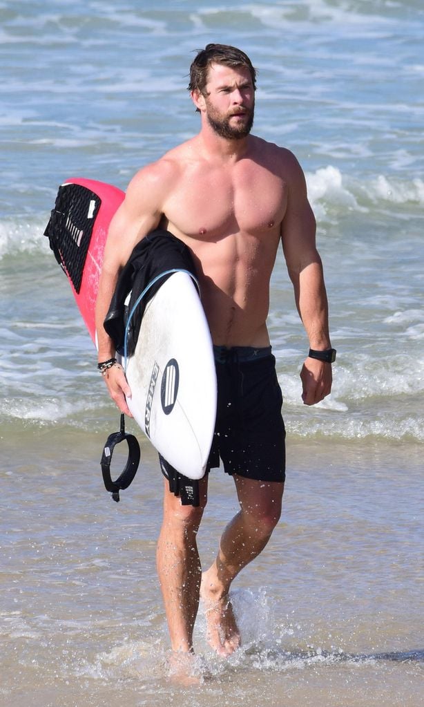 Chris Hemsworth Surfing