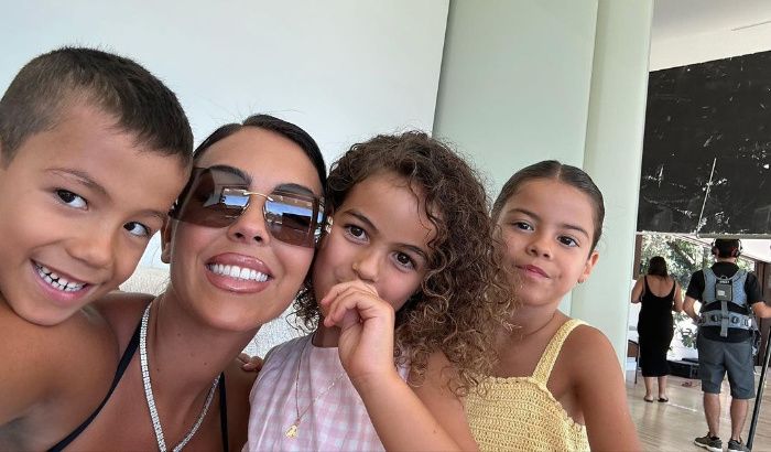 Georgina Rodríguez con sus hijos