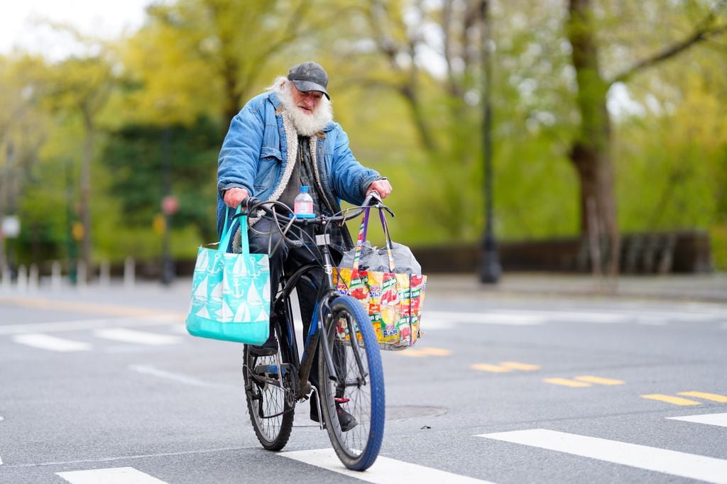 'Radioman', pedaleando por las calles de Nueva York durante la pandemia en abril de 2020