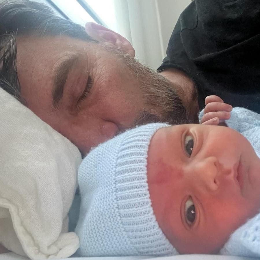 Julián Gil y su nieto Oliver