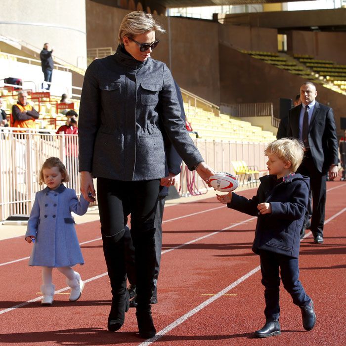 Charlene de Mónaco con sus hijos