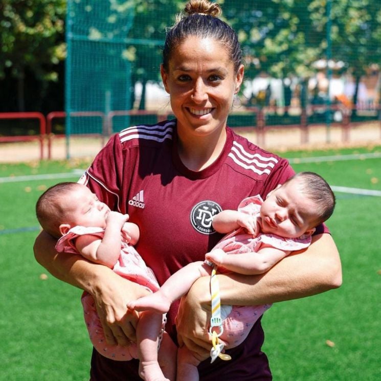 Olga García con sus hijas, Ona y Noa