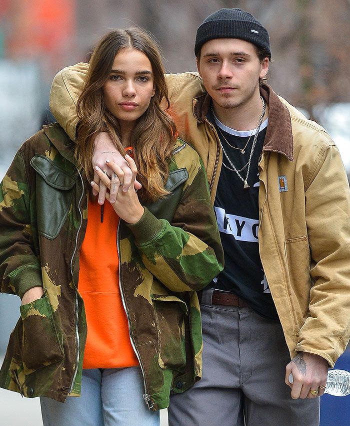 Brooklyn Beckham y Hana Cross 